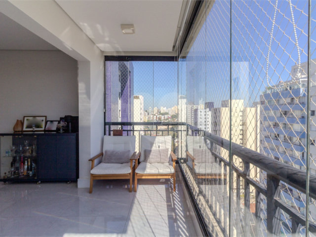 Apartamento à venda com 3 suítes em Vila Romana, São Paulo, SP
