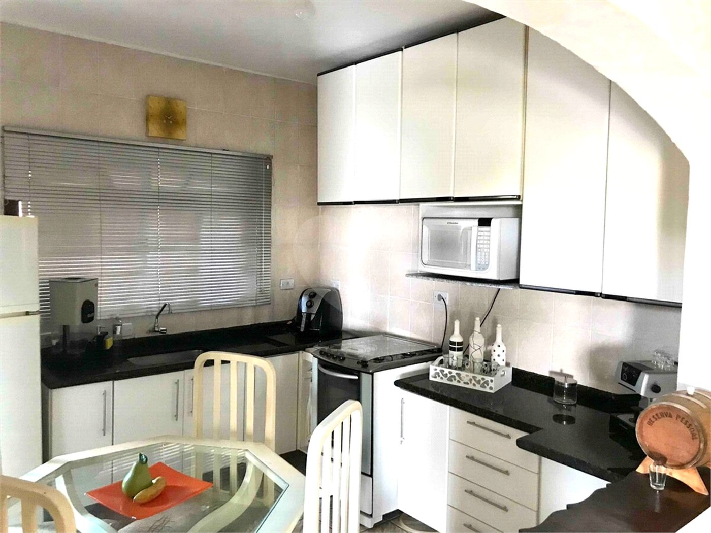 Casa à venda com 3 quartos, sendo 1 suíte,  no condomínio Vista Alegre, Bom Jesus dos Perdões - SP