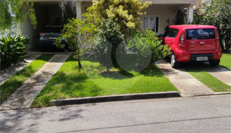 Casa à venda com 3 quartos, sendo 1 suíte,  no condomínio Picollo Villaggio, Louveira - SP