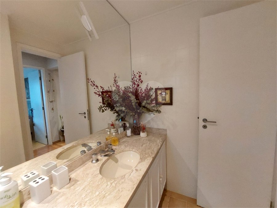 Apartamento à venda com 3 quartos, sendo 1 suíte, em Real Parque, São Paulo, SP