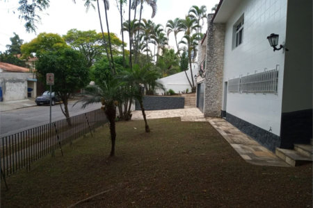 Casa Térrea à venda ou para alugar com 3 quartos, sendo 1 suíte,  em Caxingui, São Paulo, SP
