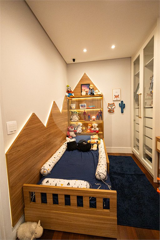 Apartamento à venda com 5 quartos, sendo 4 suítes,  em Parque Reboucas, São Paulo, SP