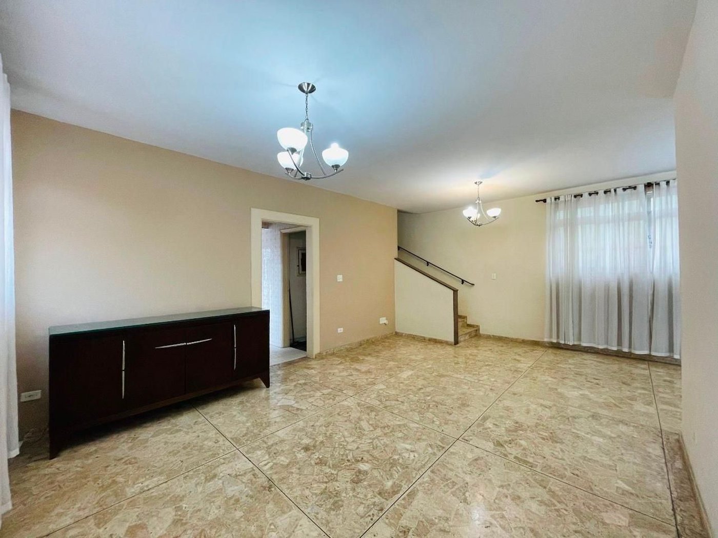Sobrado para alugar por R$ 9.000,00/mês - Aparecida - Santos/SP