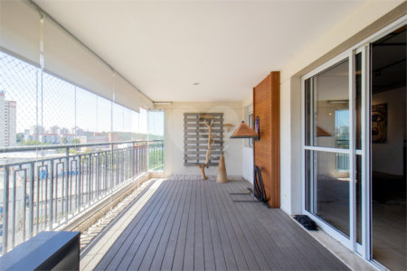 Apartamento à venda com 3 suítes em Jardim Marajoara, São Paulo, SP