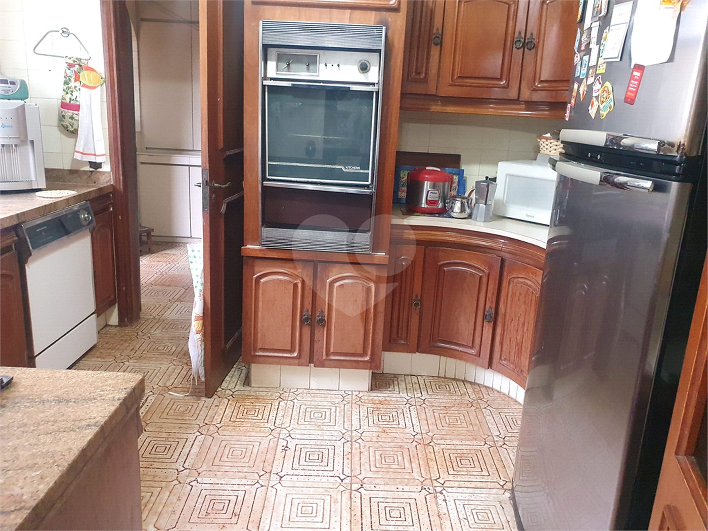 Casa à venda com 4 quartos, sendo 1 suíte, em Interlagos, São Paulo, SP