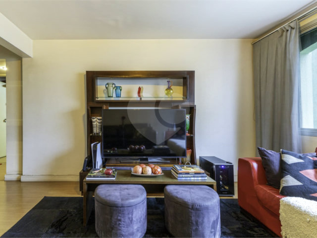 Apartamento à venda com 3 quartos, sendo 1 suíte,  em Bela Vista, São Paulo, SP