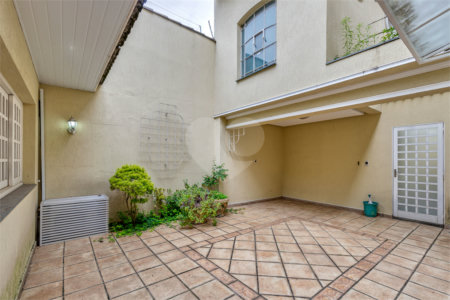 Casa à venda com 4 quartos, sendo 2 suítes, em Jardim Luzitânia, São Paulo, SP
