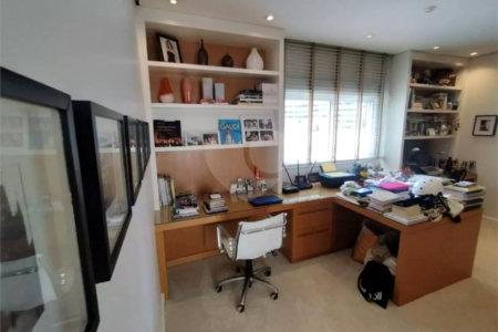 Casa à venda ou para alugar com 4 suítes no condomínio Solares Vila Europa, São Paulo - SP