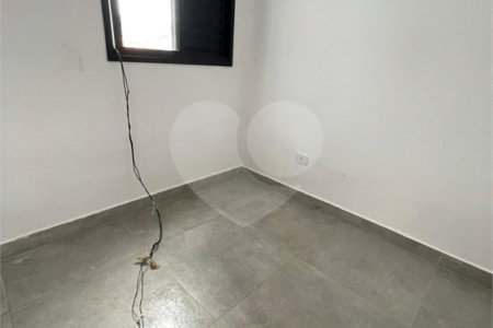Casa à venda com 2 quartos, sendo 1 suíte, no condomínio Residencial Calegari, São Paulo - SP
