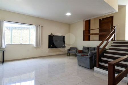 Casa à venda com 3 quartos, sendo 1 suíte,  em Jardim Sontag, Salto, SP