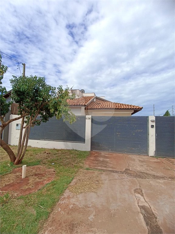Casa à venda com 3 quartos, sendo 1 suíte, em Residencial Ponta Porã II, Ponta Porã, MS