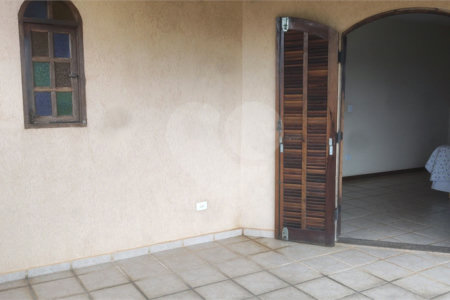 Chácara à venda com 4 quartos, sendo 3 suítes, em Campos de Atibaia, Atibaia, SP
