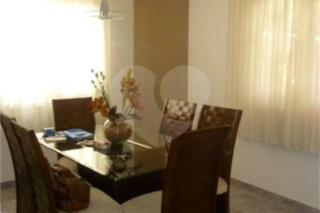 Casa à venda com 3 quartos, sendo 1 suíte, no condomínio Vivenda das Vinhas, Vinhedo - SP