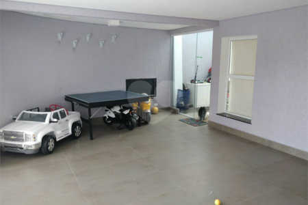 Sobrado à venda com 3 quartos, sendo 1 suíte,  em Vila Oliveira, Mogi das Cruzes, SP
