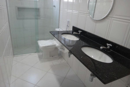 Casa à venda com 3 quartos, sendo 2 suítes,  em Mirandópolis, São Paulo, SP