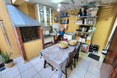 Casa próximo da praia com 3 dormitórios à venda, 128 m² por R$ 1.300.000 - Pompéia - Santos/SP