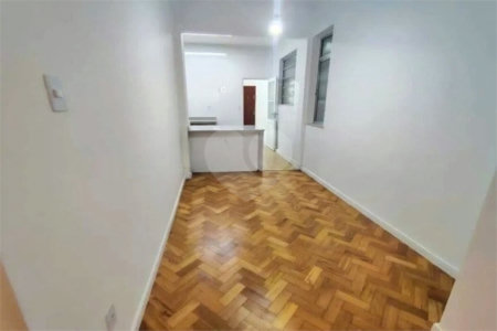 Apartamento à venda com 3 quartos, sendo 1 suíte,  em Copacabana, Rio de Janeiro, RJ