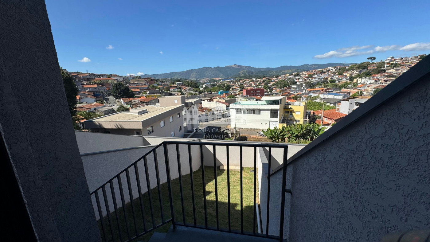 Casa à Venda no Jardim Imperial – Vista para a Pedra Grande, Atibaia/SP