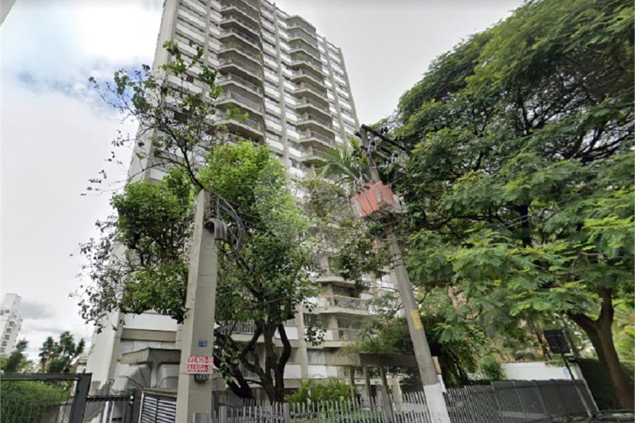 Apartamento à venda com 3 quartos, sendo 1 suíte, em Vila Andrade, São Paulo, SP