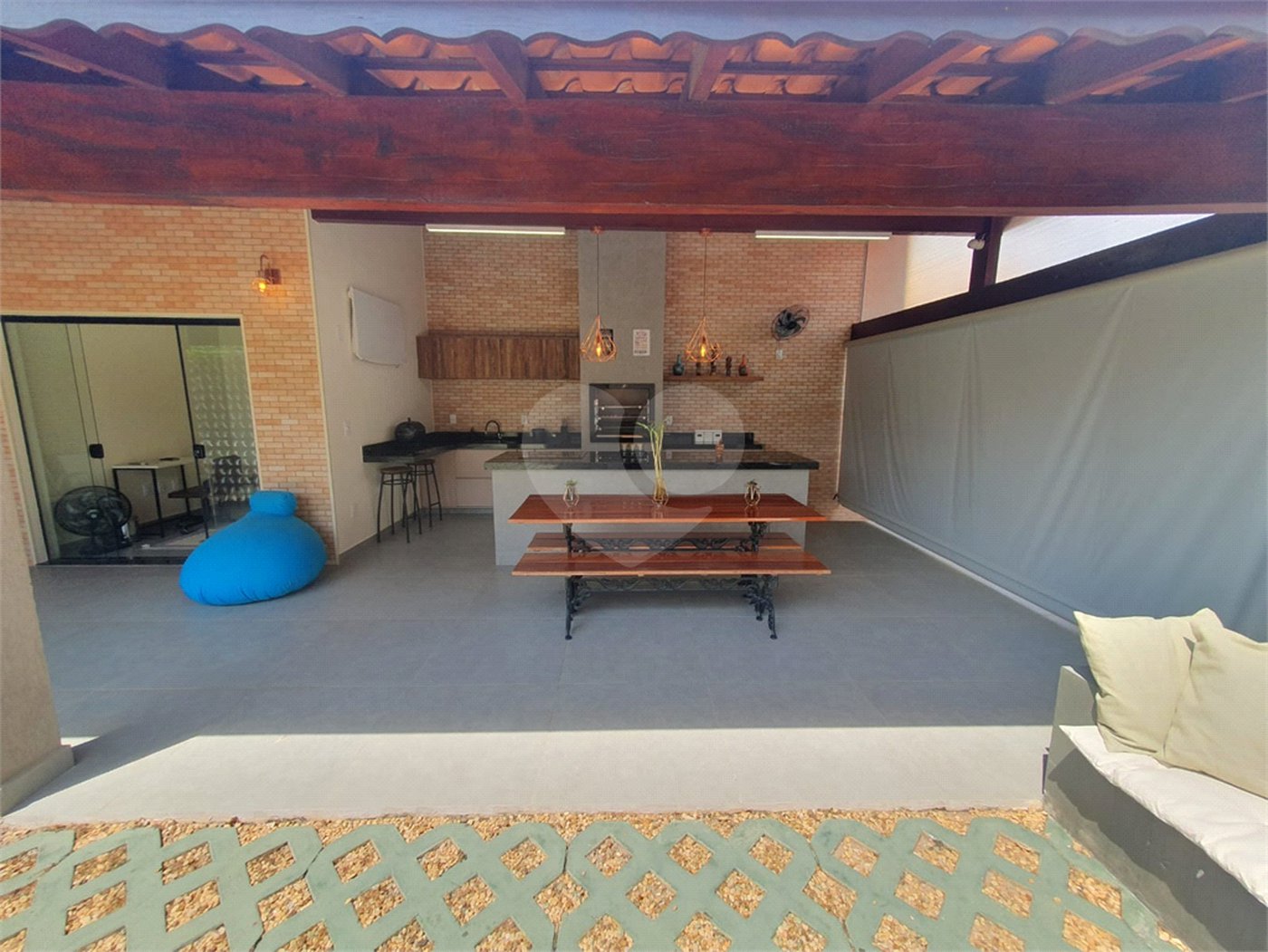 Casa à venda com 4 quartos, sendo 1 suíte, no condomínio Parque São Gabriel, Itatiba - SP