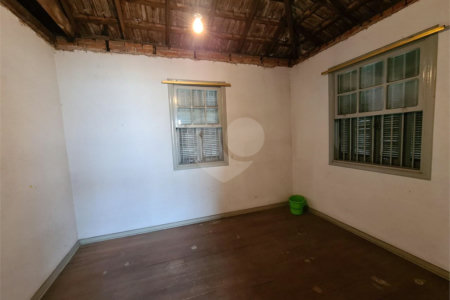 Terreno à venda em Vila Pirajussara, São Paulo, SP