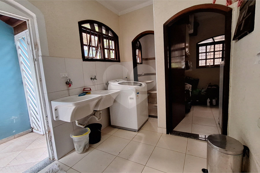 Sobrado à venda com 4 quartos, sendo 1 suíte, em Tremembé, São Paulo, SP