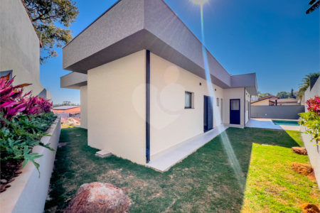 Casa à venda com 3 suítes em Jardim Paulista, Atibaia, SP