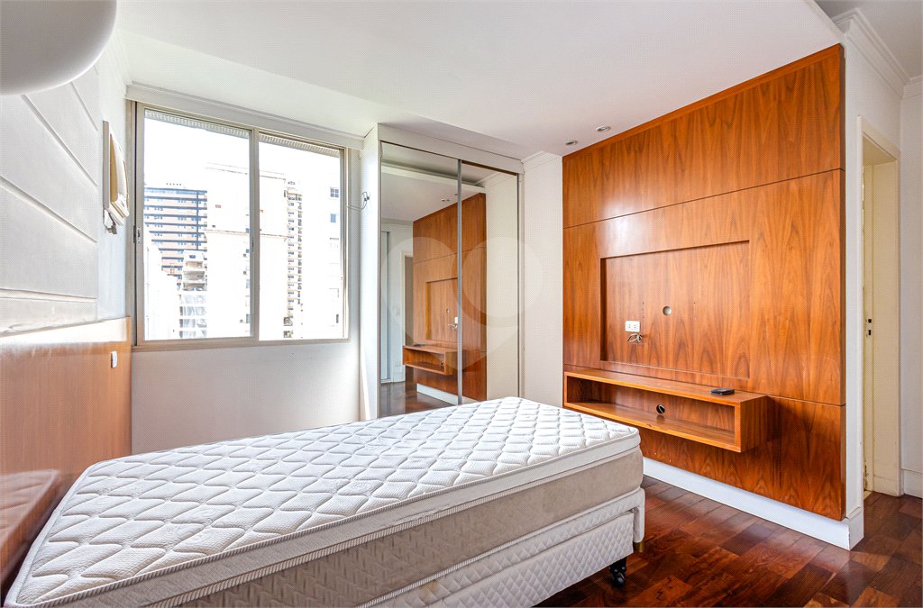 Apartamento à venda com 3 quartos, sendo 1 suíte, em Itaim Bibi, São Paulo, SP