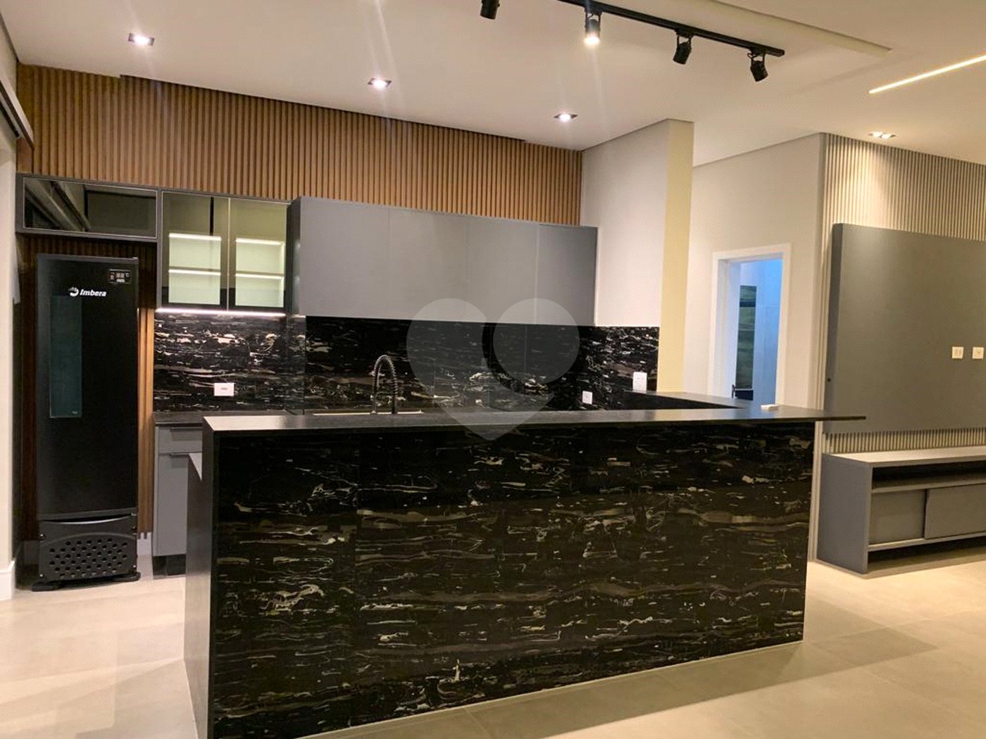 Casa à venda com 3 suítes no condomínio Residencial Granville, Atibaia - SP