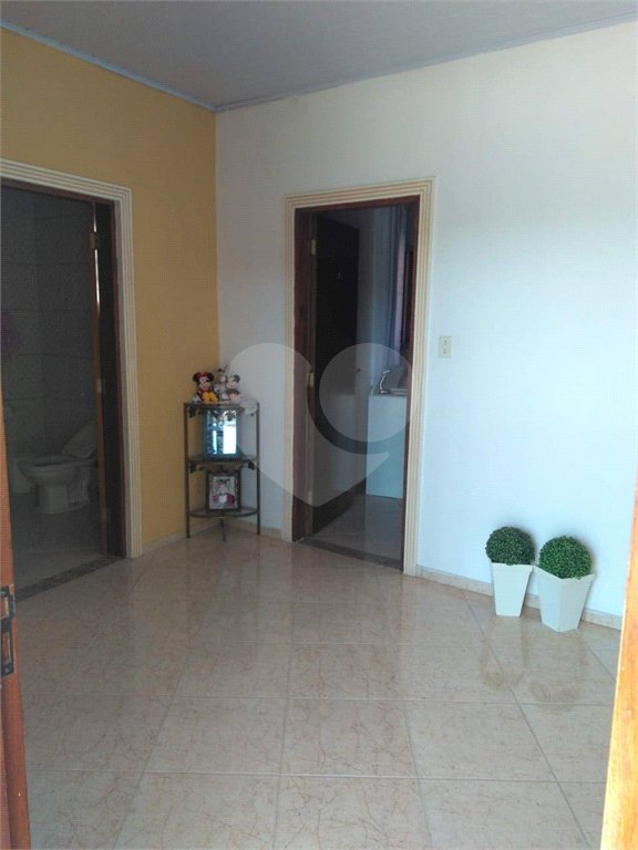 Sobrado à venda com 2 quartos em Jardim São José, Poá, SP