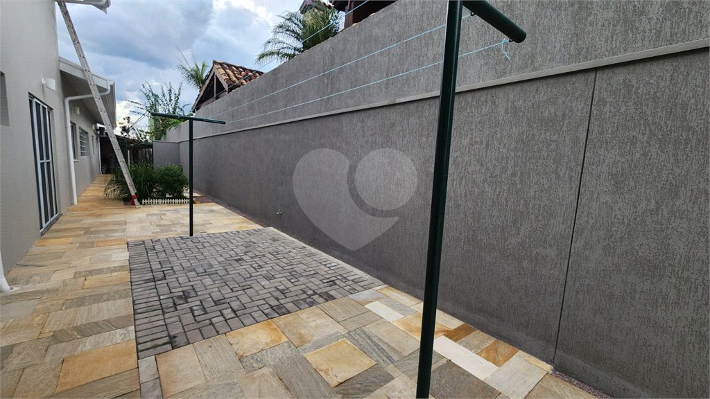 Casa à venda com 4 quartos, sendo 2 suítes, no condomínio Marambaia, Vinhedo - SP