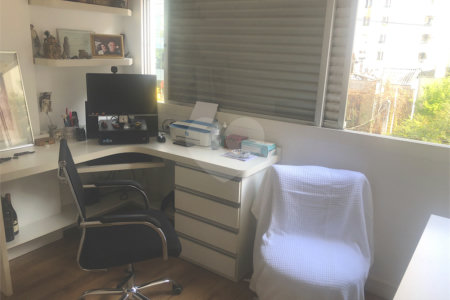 Apartamento à venda com 3 quartos, sendo 1 suíte, em Cerqueira César, São Paulo, SP