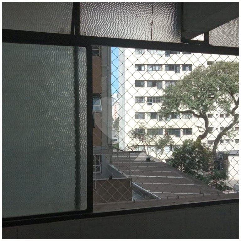 Apartamento mobiliado com 49 m² de área útil, 1 quarto, à venda na Bela Vista