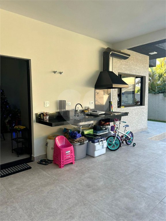 Casa à venda com 3 suítes no condomínio Shamballa 1, Atibaia - SP