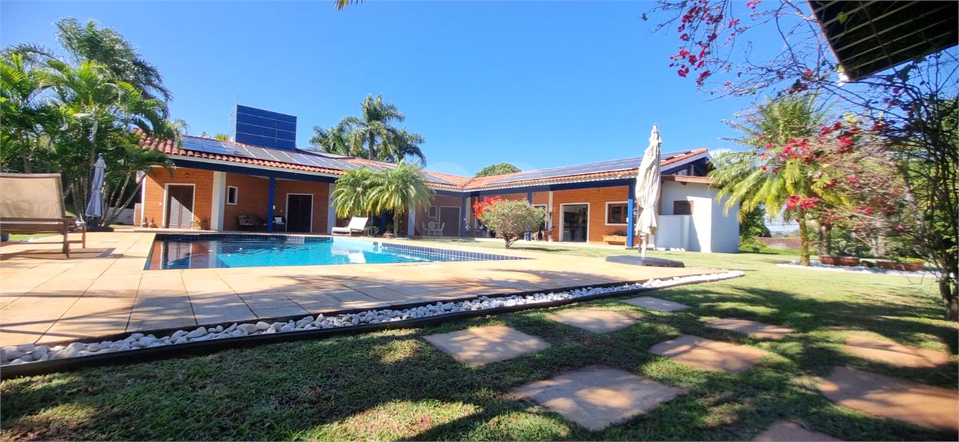 Casa à venda com 4 suítes no condomínio Residencial Vale das Laranjeiras, Indaiatuba - SP