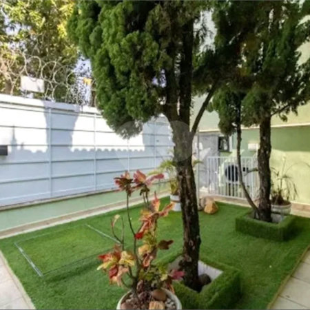 Sobrado à venda no Jardim Bom Clima, com 300 m² com 3 dormitórios piscina e churrasqueira