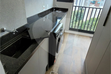 Apartamento de 2 quartos mobiliado à venda no Paraíso