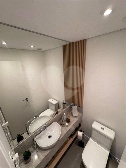 Apartamento á venda de 81m2 no Ipiranga com 2 dorms, 2 suítes, 3 banheiros, 2 vagas. Estuda permuta.