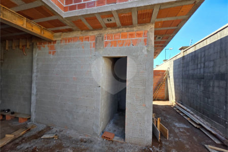 Casa térrea 3 dormitório 1 suíte com closet à venda no Condomínio Vileneuve,