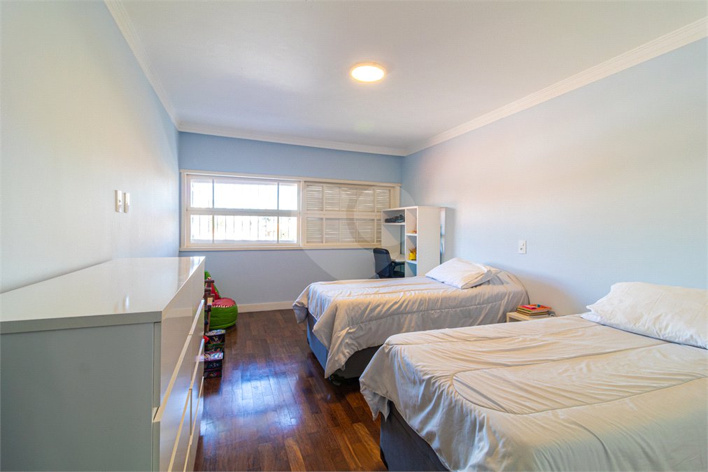 Casa à venda com 3 quartos, sendo 1 suíte, em Alto da Boa Vista, São Paulo, SP