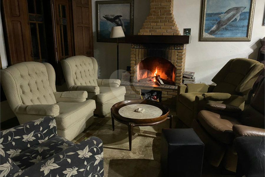 Casa à venda com 6 suítes em Massaguaçu, Caraguatatuba, SP