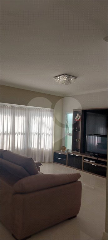 Casa de Alto Padrão a venda em Louveira-SP