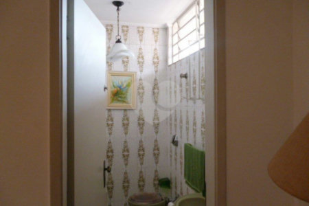 Casa à venda com 5 quartos, sendo 2 suítes, em Parque Jabaquara, São Paulo, SP