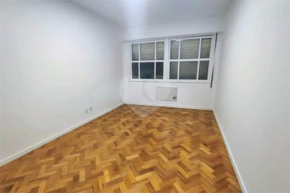 Apartamento à venda com 3 quartos, sendo 1 suíte,  em Copacabana, Rio de Janeiro, RJ