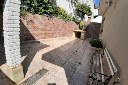 Casa à venda com 3 quartos, sendo 1 suíte, em Jardim Leonor Mendes de Barros, São Paulo, SP