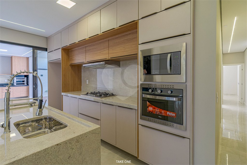 Casa à venda com 3 quartos, sendo 1 suíte, no condomínio Residencial London Park, Indaiatuba - SP
