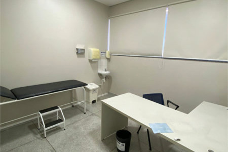 Salão Comercial para alugar em Vila Romanópolis, Ferraz de Vasconcelos, SP