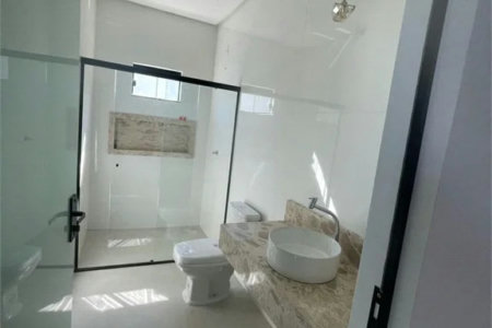Casa à venda com 3 quartos, sendo 1 suíte, em Loteamento Jardim Europa, Balsas, MA