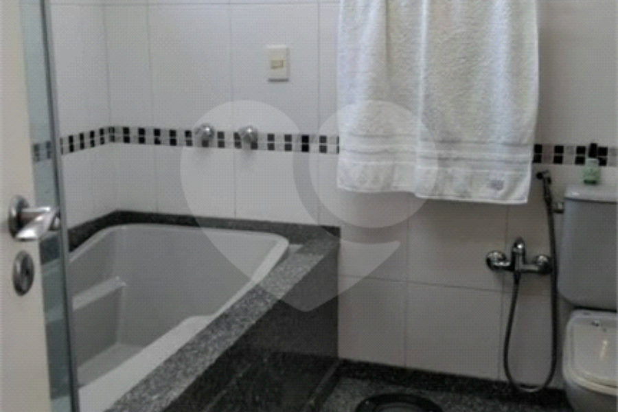 Apartamento à venda com 3 suítes em Santana, São Paulo, SP