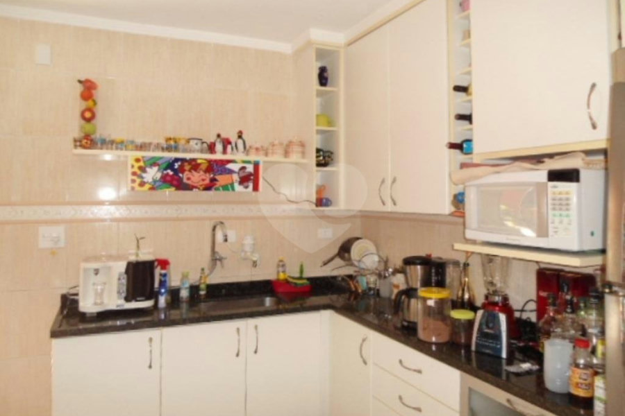 Sobrado à venda com 3 quartos, sendo 1 suíte,  em Parque Vitória, São Paulo, SP